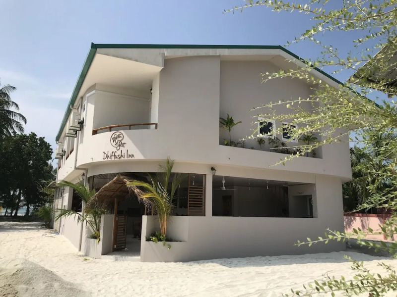 Dhiffushi Inn