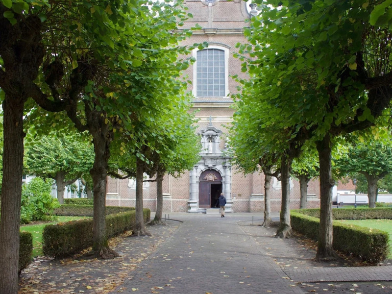 Vintage Mansion in Hoogstraten with Garden