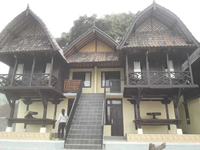 Batur Lakeside Hut