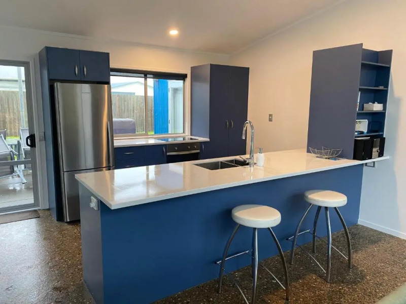 Sands Beach House - Matarangi Holiday Home