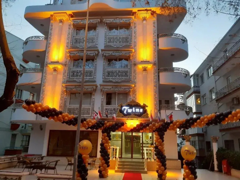 Отель Twins