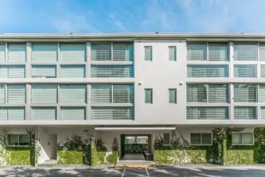 Beach Haus Key Biscayne Contemporary Apartments