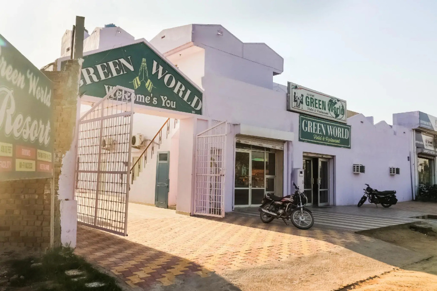 OYO 66710 Green World