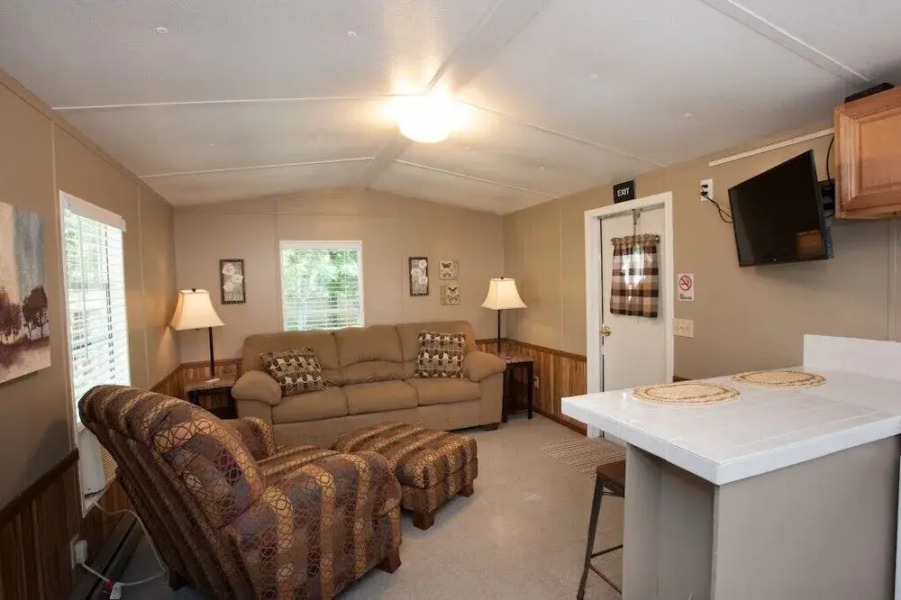 Pet Friendly #1 1 Bedroom Cottage