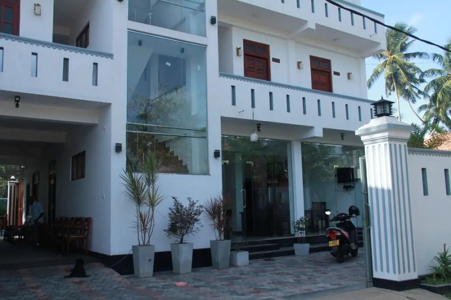 Ravindra Hotel and Restaurant