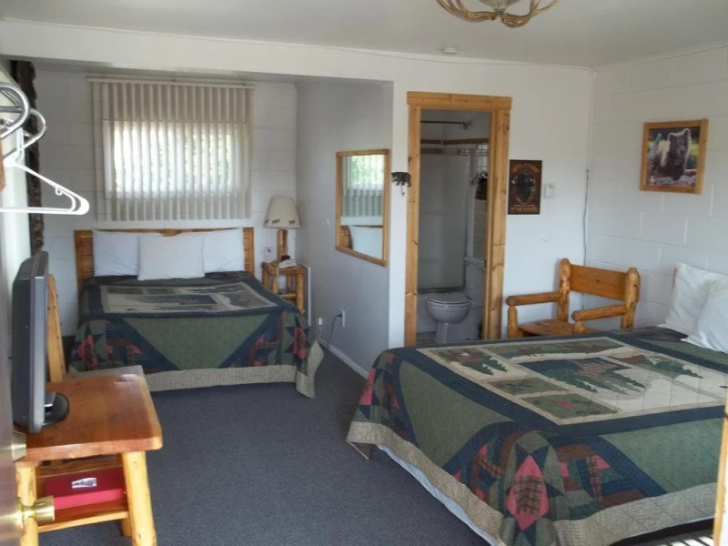 Budget Host Elk Antler Inn