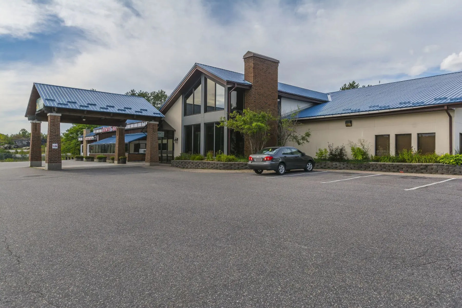 Jolly Roger Inn Resort