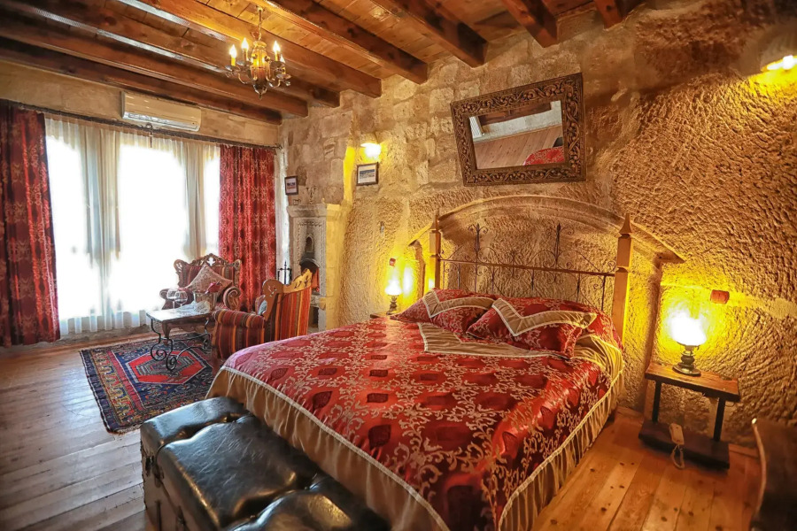 Traveller's Cave Hotel