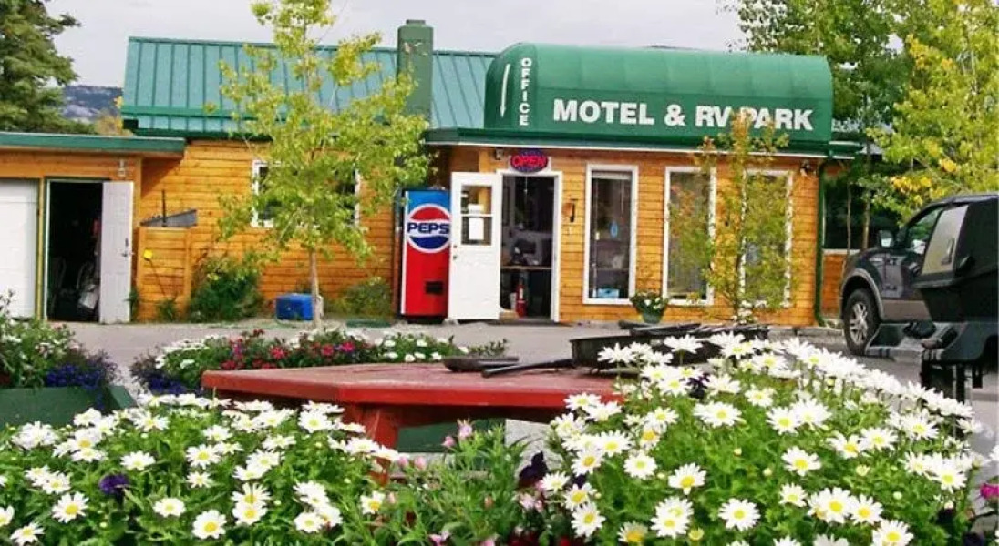 Mountain Ridge Motel & R V Park