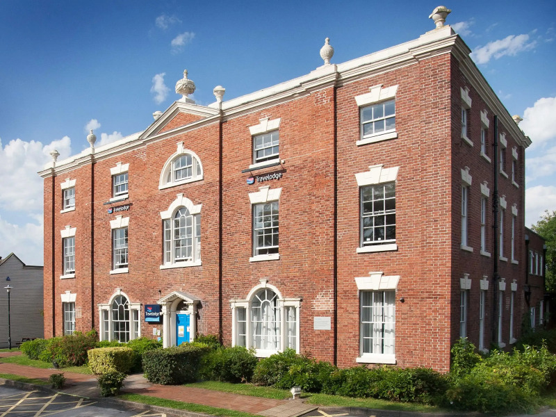 Travelodge Birmingham Kingswinford