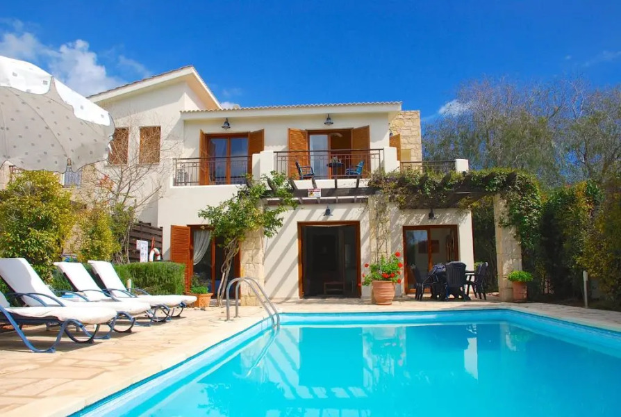 2 bedroom Villa Loukia with private pool and gardens, Aphrodite Hills Resort