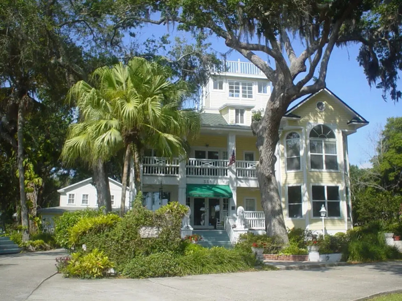 River Lily Inn Bed and Breakfast