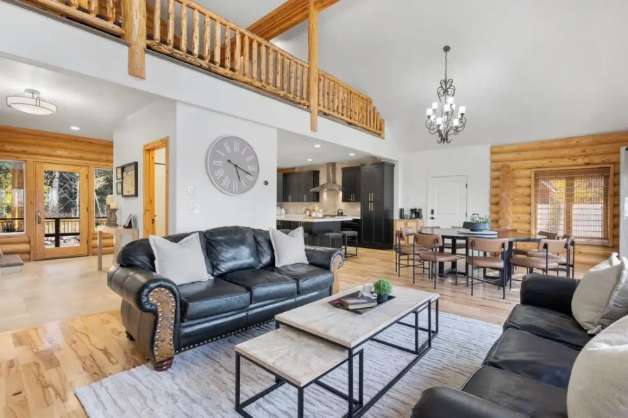 Spacious Mtn Manor, 1 Mi to Brian Head Resort!