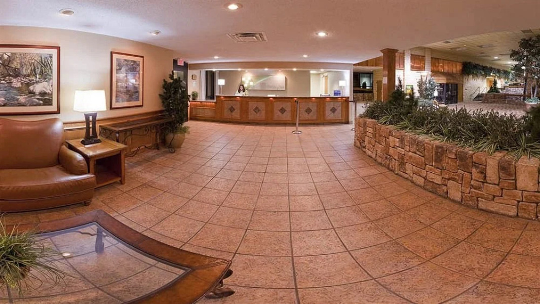 DoubleTree by Hilton Hotel Joplin