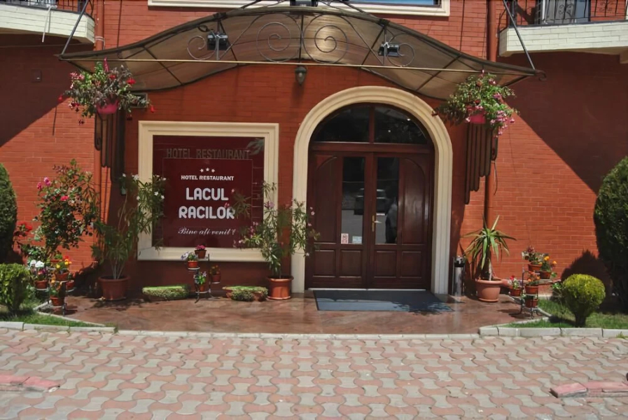 Hotel Lacul Racilor