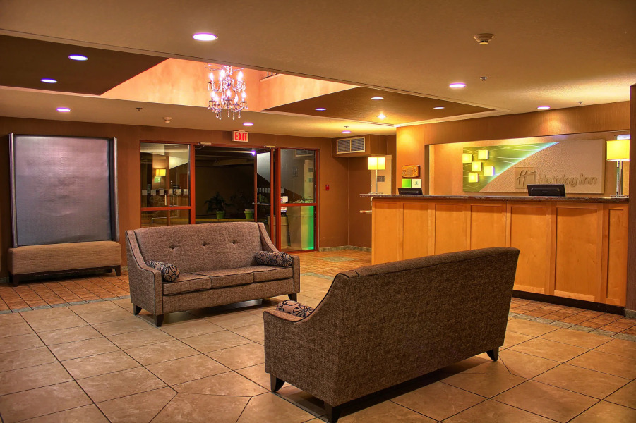 Holiday Inn Hotel & Suites Osoyoos by IHG