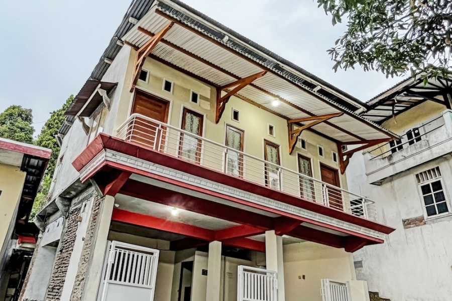 OYO 93422 Villa Tirto