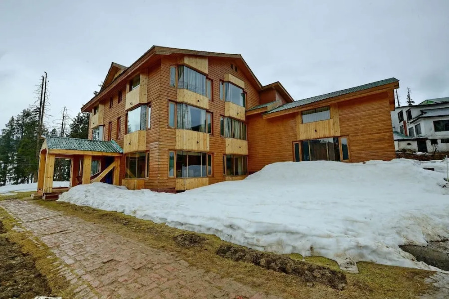 Hotel Pine Palace Resort