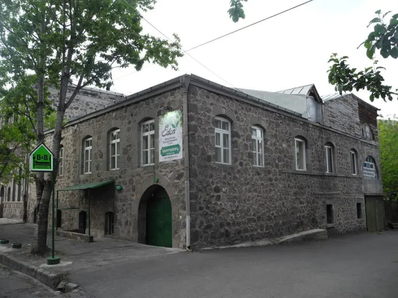 Eden Hostel & Guest House