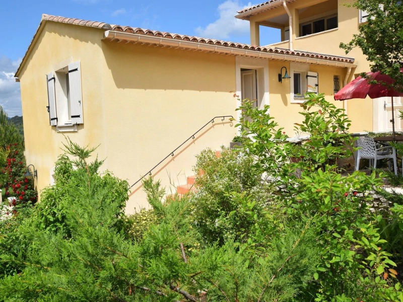 Splendid Apartment With a View on Montbrun-les-bains, Near the Mont Ventoux