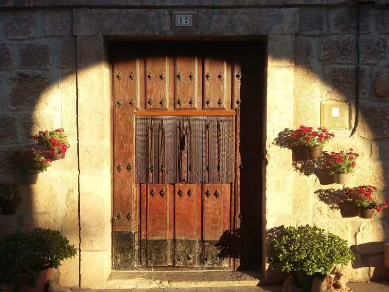 Inviting mansion in Salinillas de Buradón with pool
