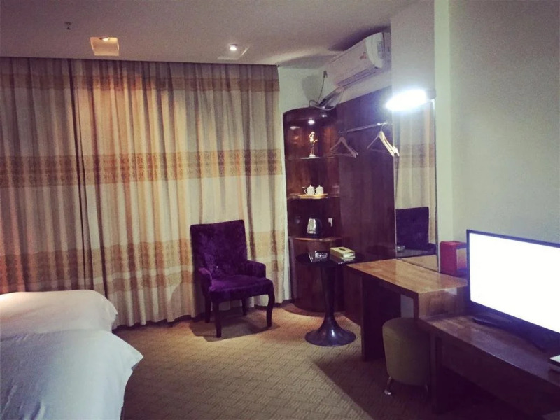 Jinjiang Business Hotel