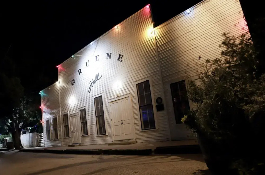 Air Haus Riverfront Home Amazing Views