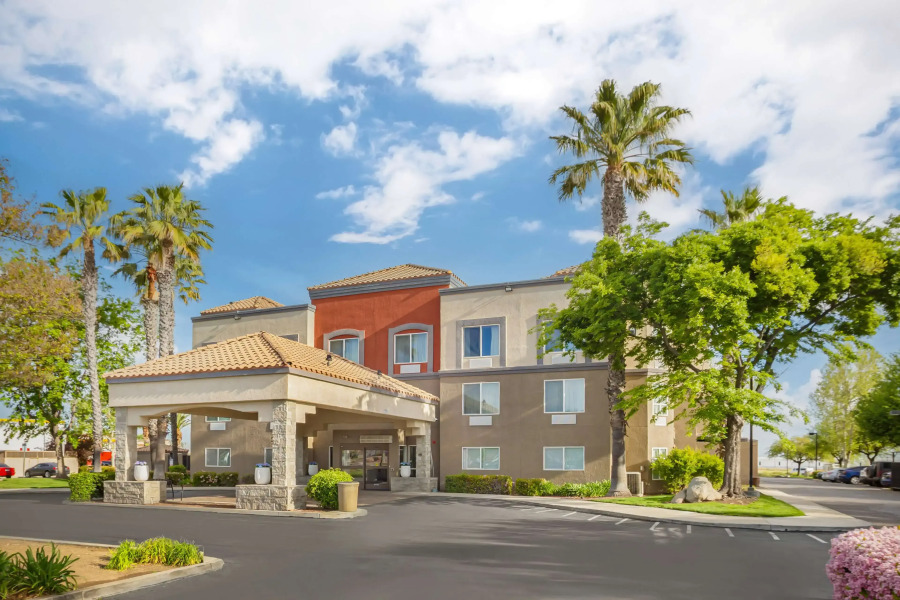 Best Western Plus Villa Del Lago Inn Patterson