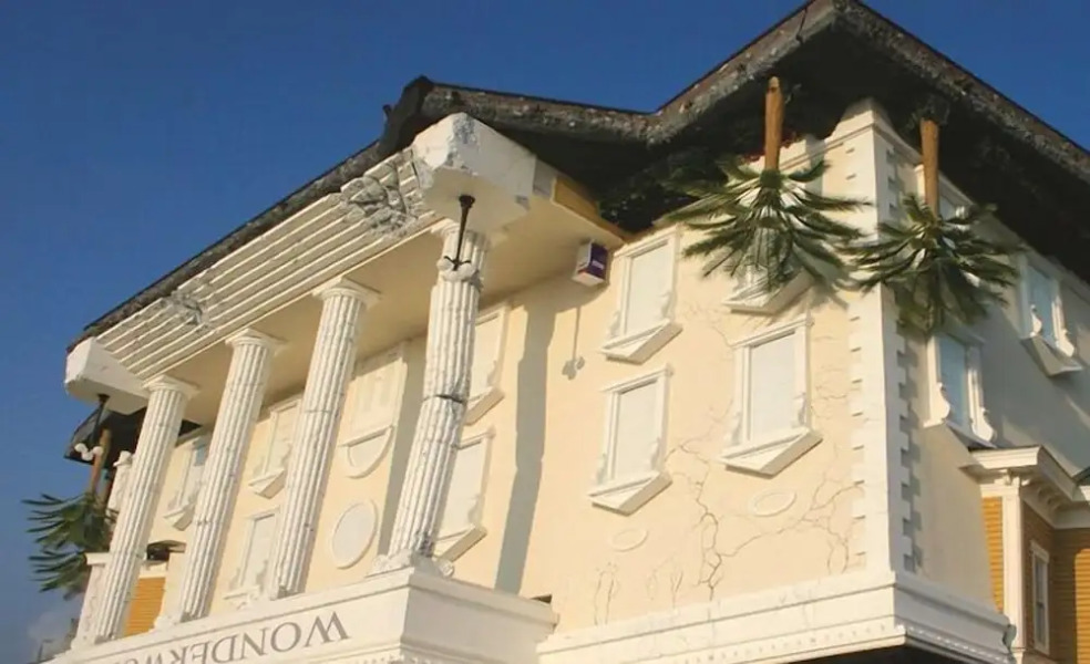 Smoky Cascades 1 Br cabin by RedAwning