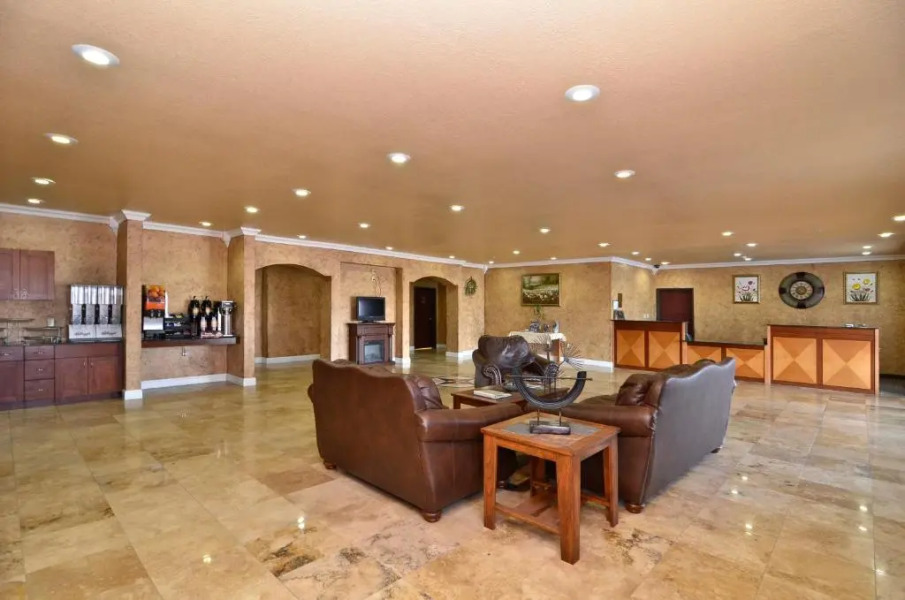 HiWay Inn Express of Broken Bow