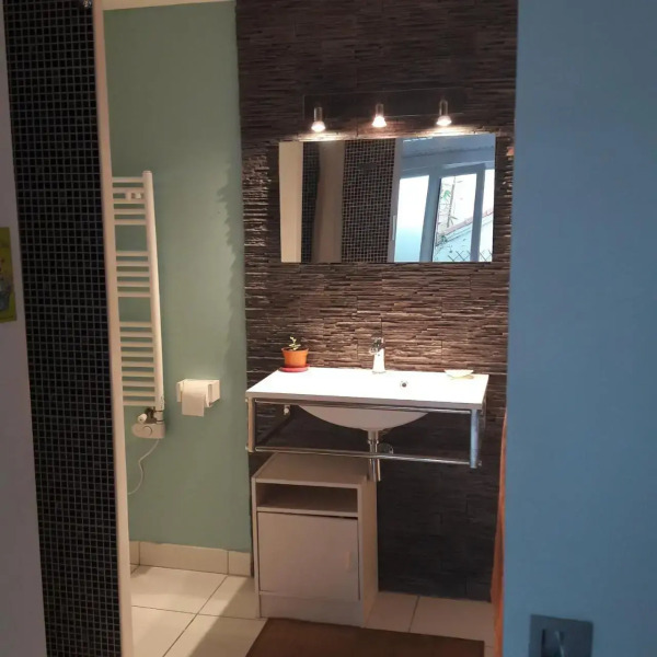 Studio dans maison avec parking