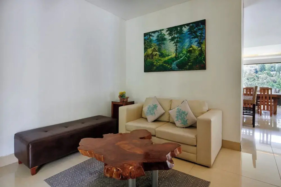 Tulip Hill View 6BR Villa with pool and movie room