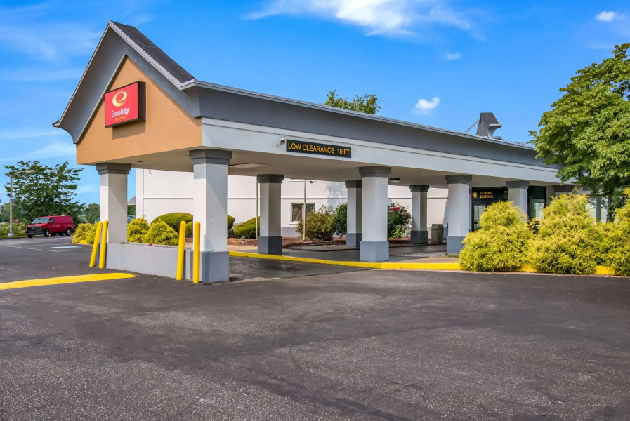 Econo Lodge Inn & Suites Chambersburg Central