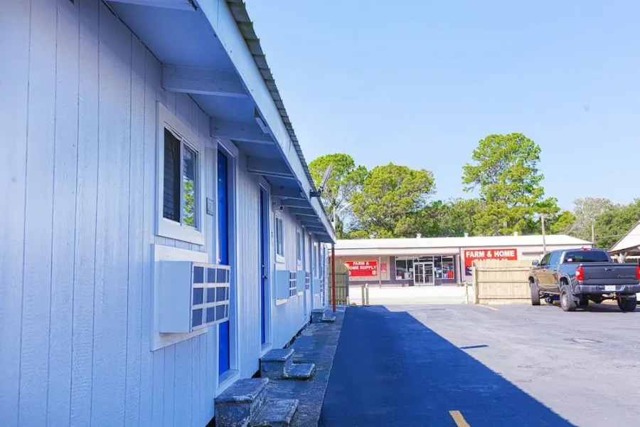 Sands Inn by OYO Winnie