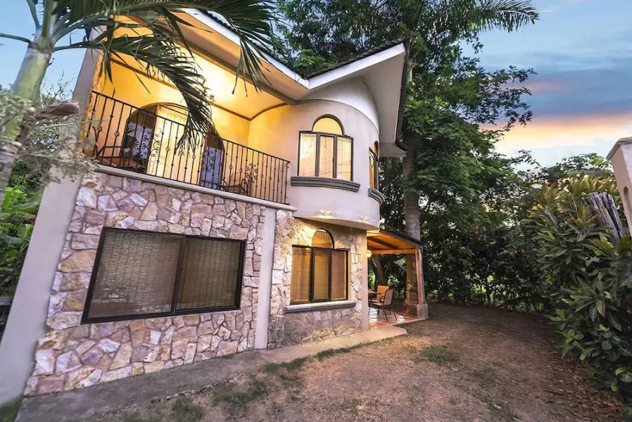 Pura Vida House Cabo Blanco