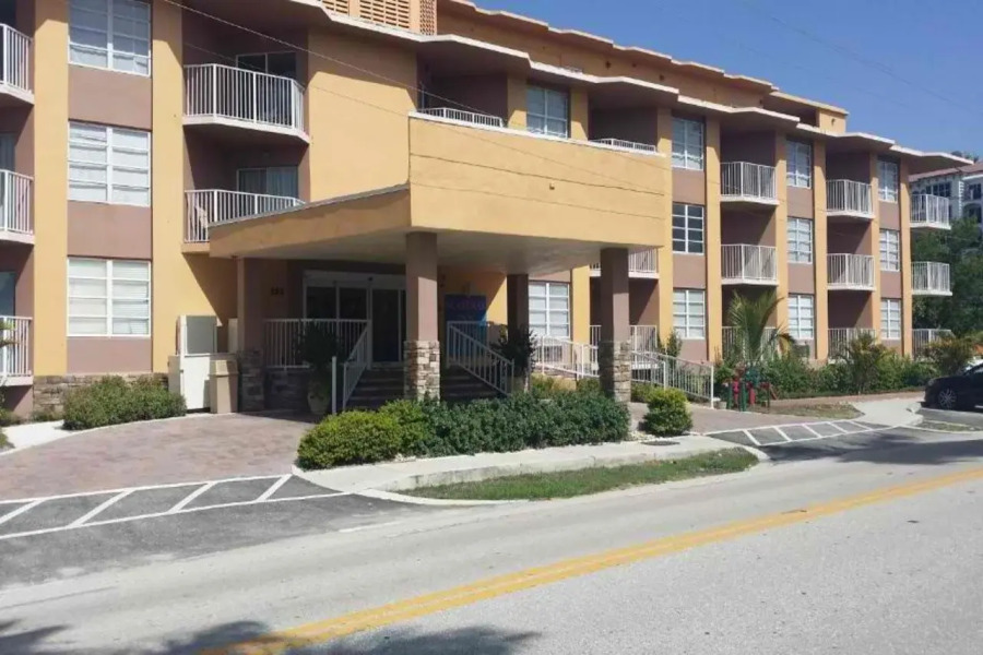 Sea Spray Inn & Beach Resort