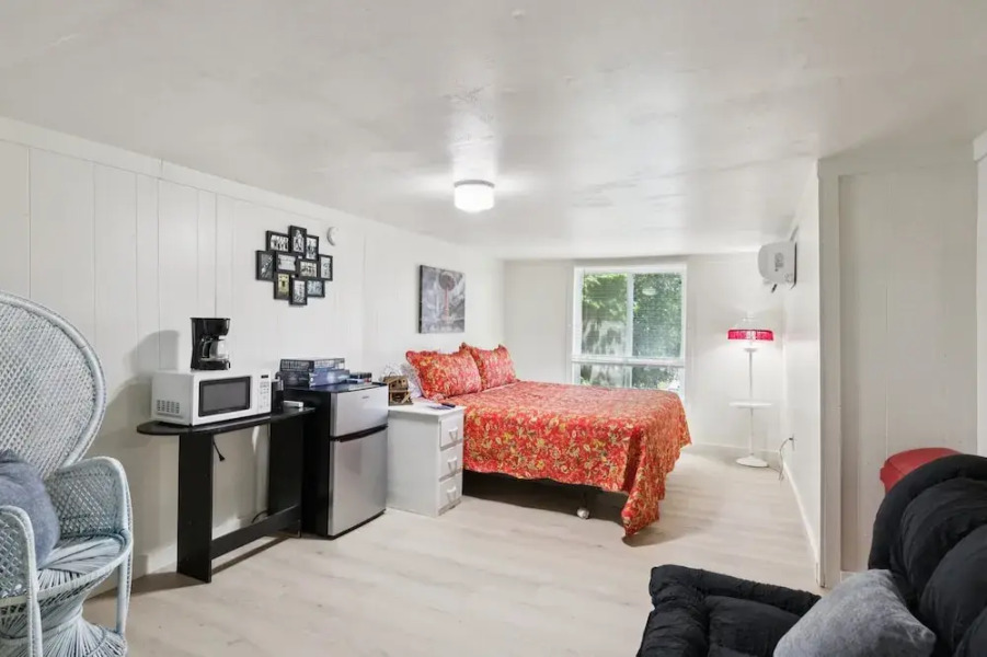 Dave's Last Resort Lakeside - Long Stay Discount - Cozy Cabin 6 1 Bedroom Hotel Room