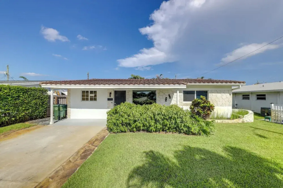 4 Mi to the Beach: Pet-friendly Oakland Park Home