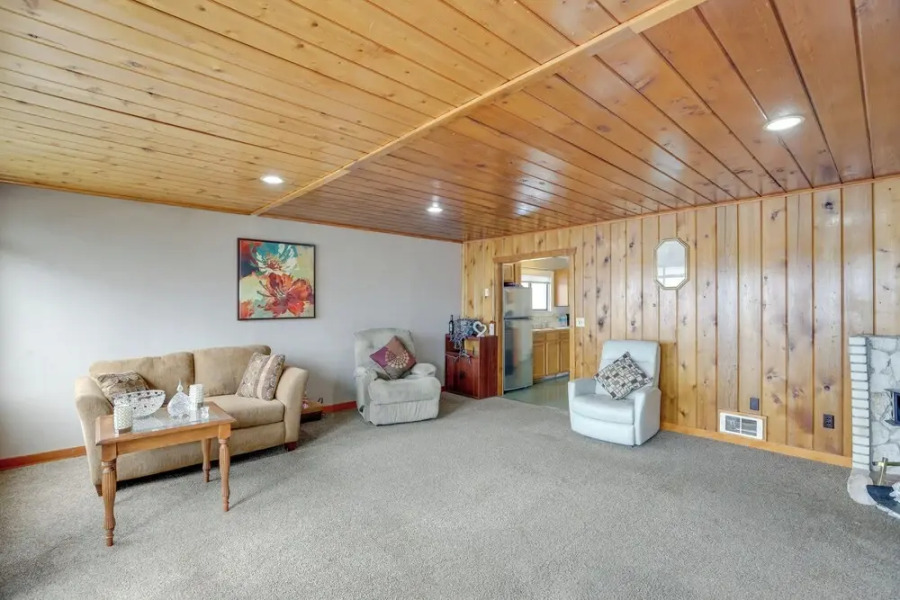 Hilltop Hideout w/ Sweeping Birch Bay Views