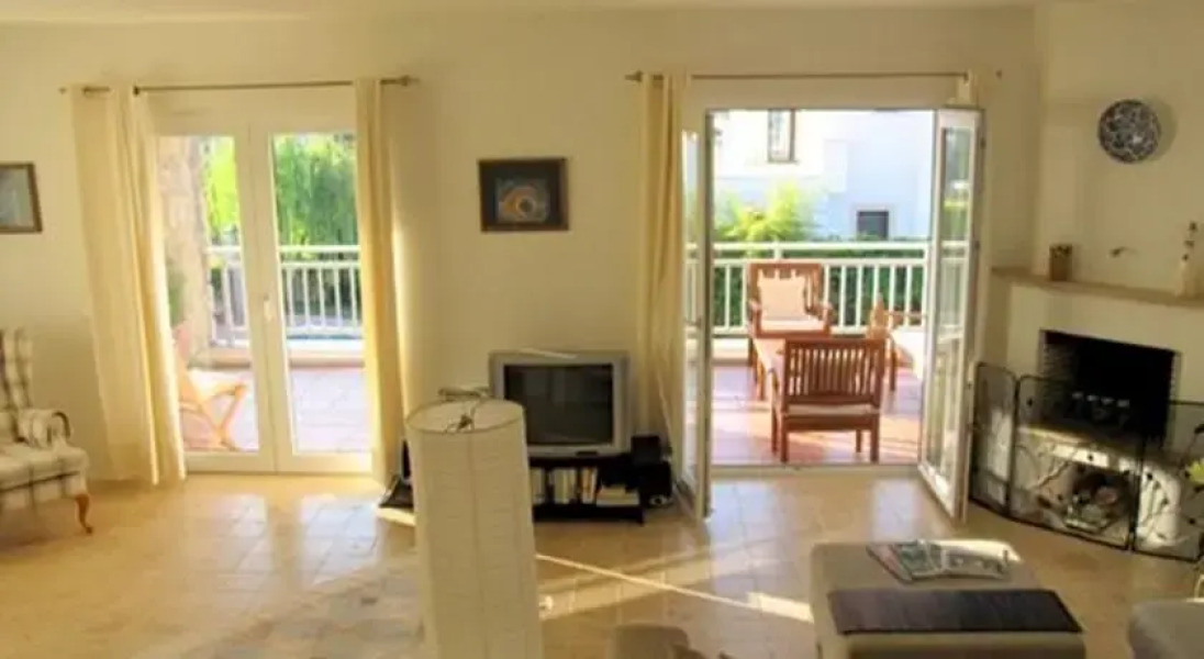 Holiday Villa BY2011