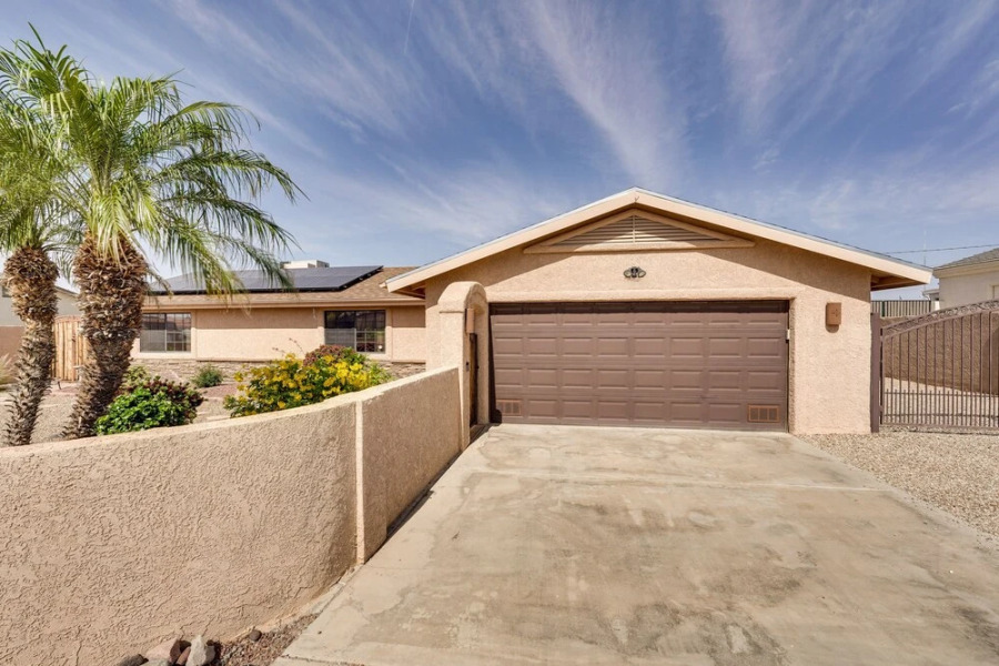 Pet-friendly Lake Havasu City Home: Walk to Beach!