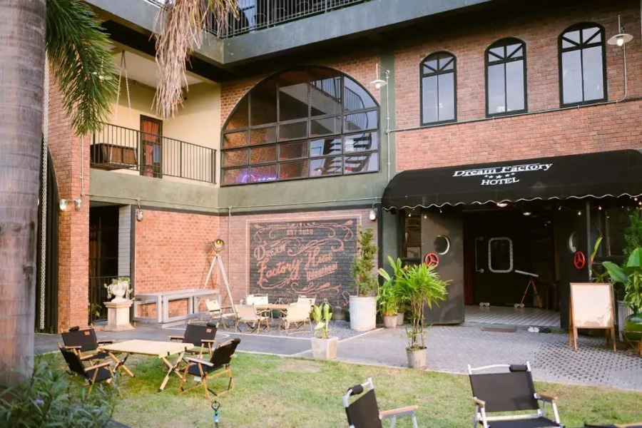 Dream factory hotel (SHA Plus+)