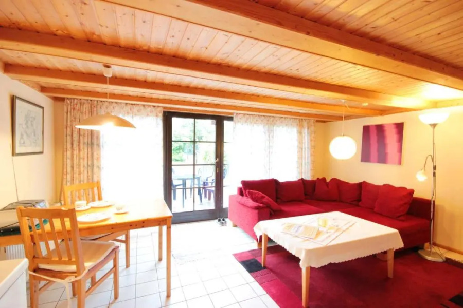 Blaues Haus by Rujana