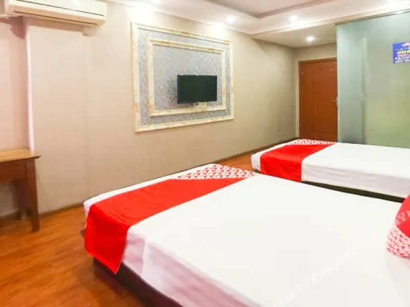 OYO Suining Junzhuan Business Hotel (Shuangfa Square)