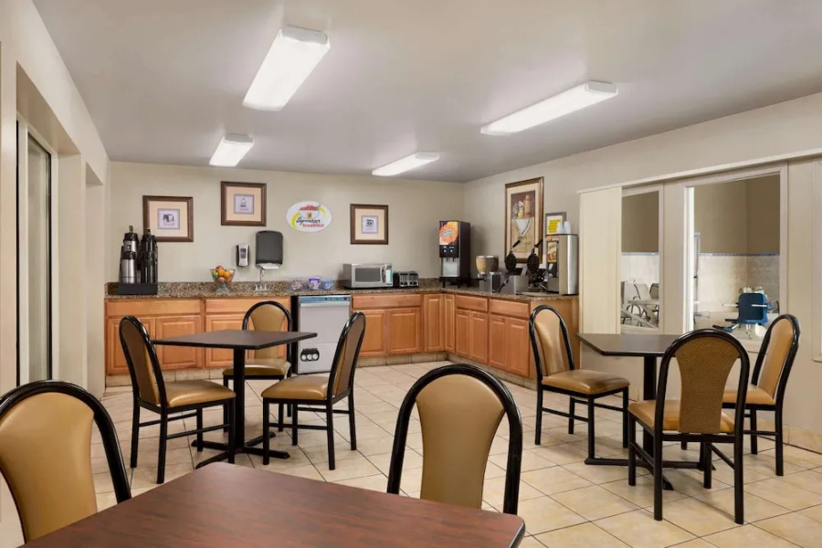 Super 8 Joliet I-55 N/Chicago