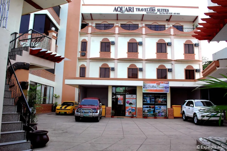 Aquari Travelers Suites