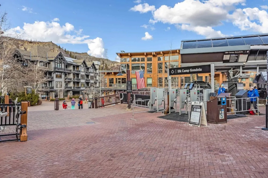 Capitol Peak Lodge by Snowmass Mountain Lodging