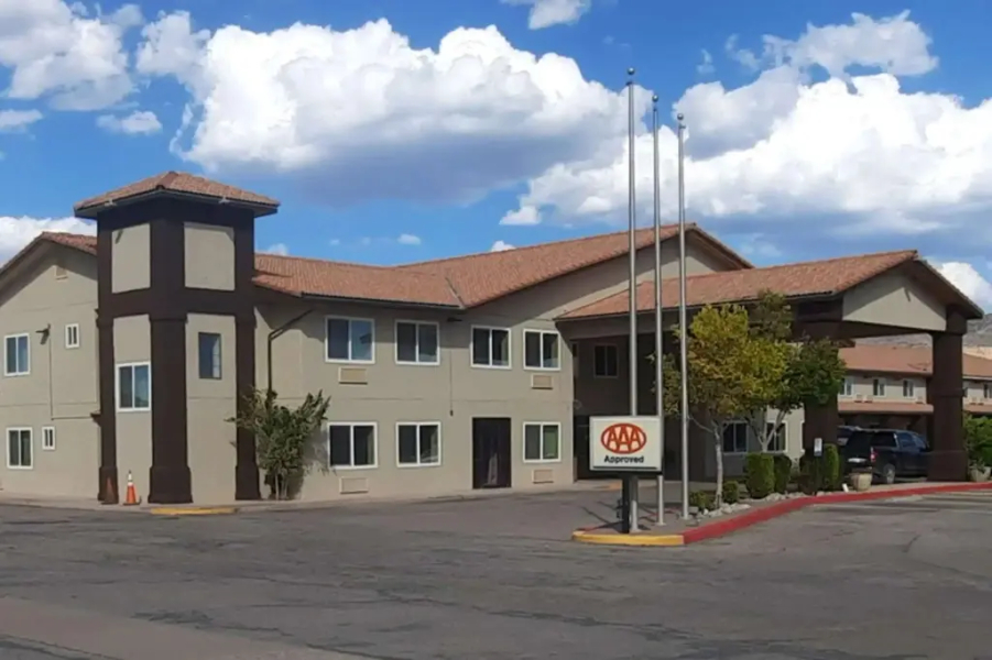 Holiday Inn Express Grants