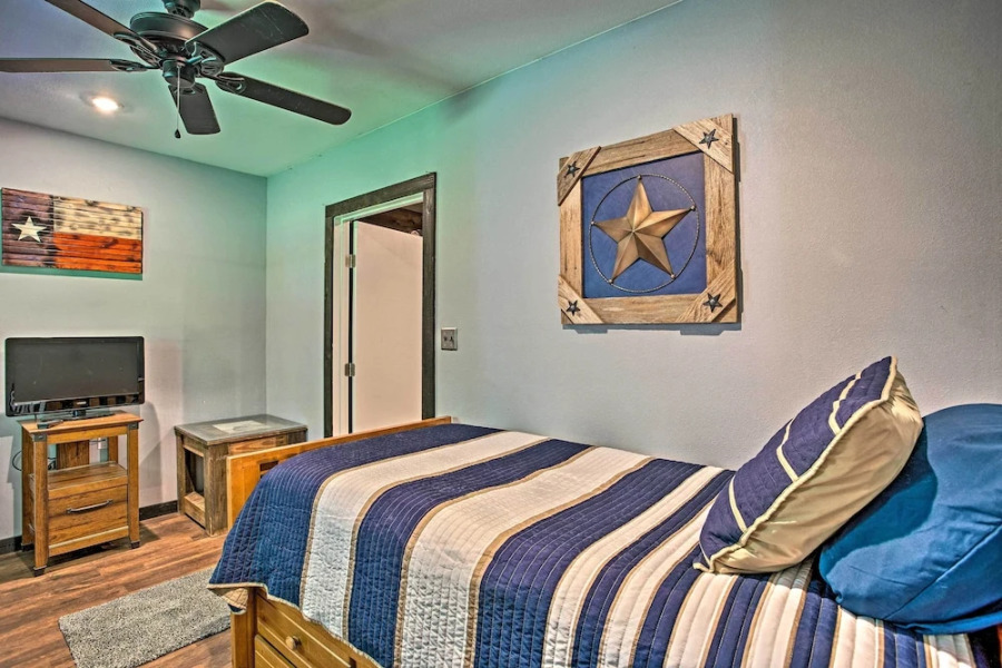 Charming Quitman Cabin < 2 Miles to Lake Fork