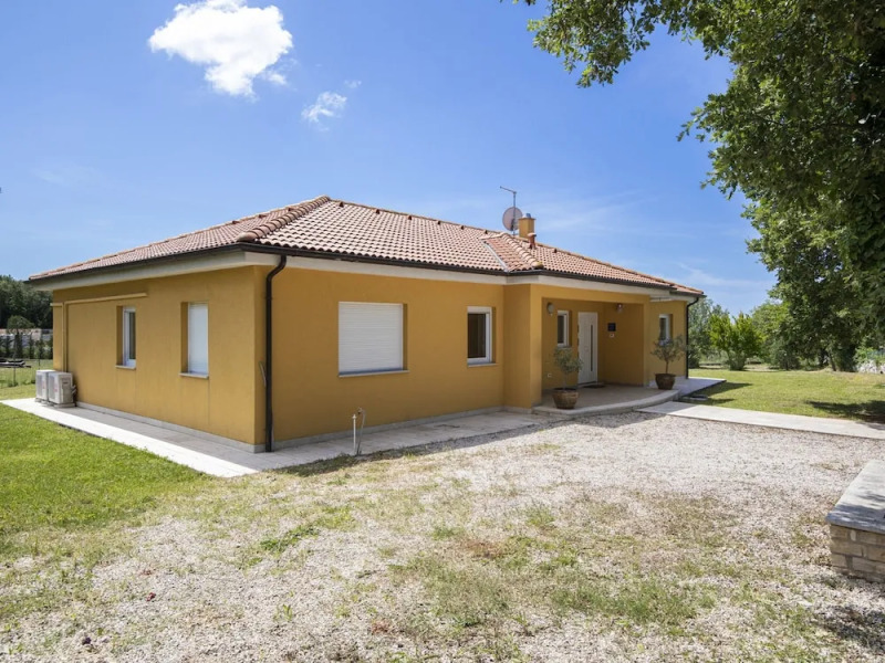 Villa in Sorici With Private Pool